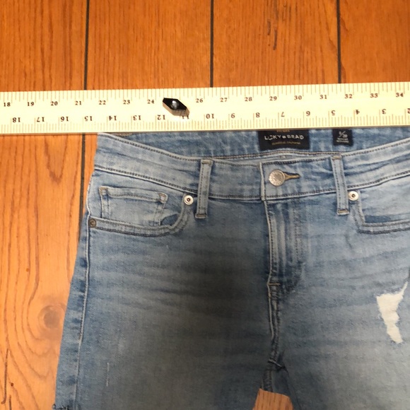 Lucky brand distressed cut off denim jean shorts size 6/28 - Picture 5 of 8